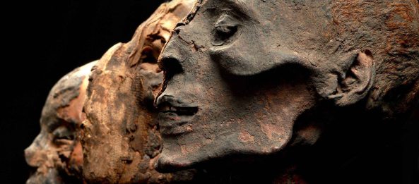 Kokainske mumije drevnog Egipta  Pr-1-three-egyptian-heads_american-exhibitions-inc
